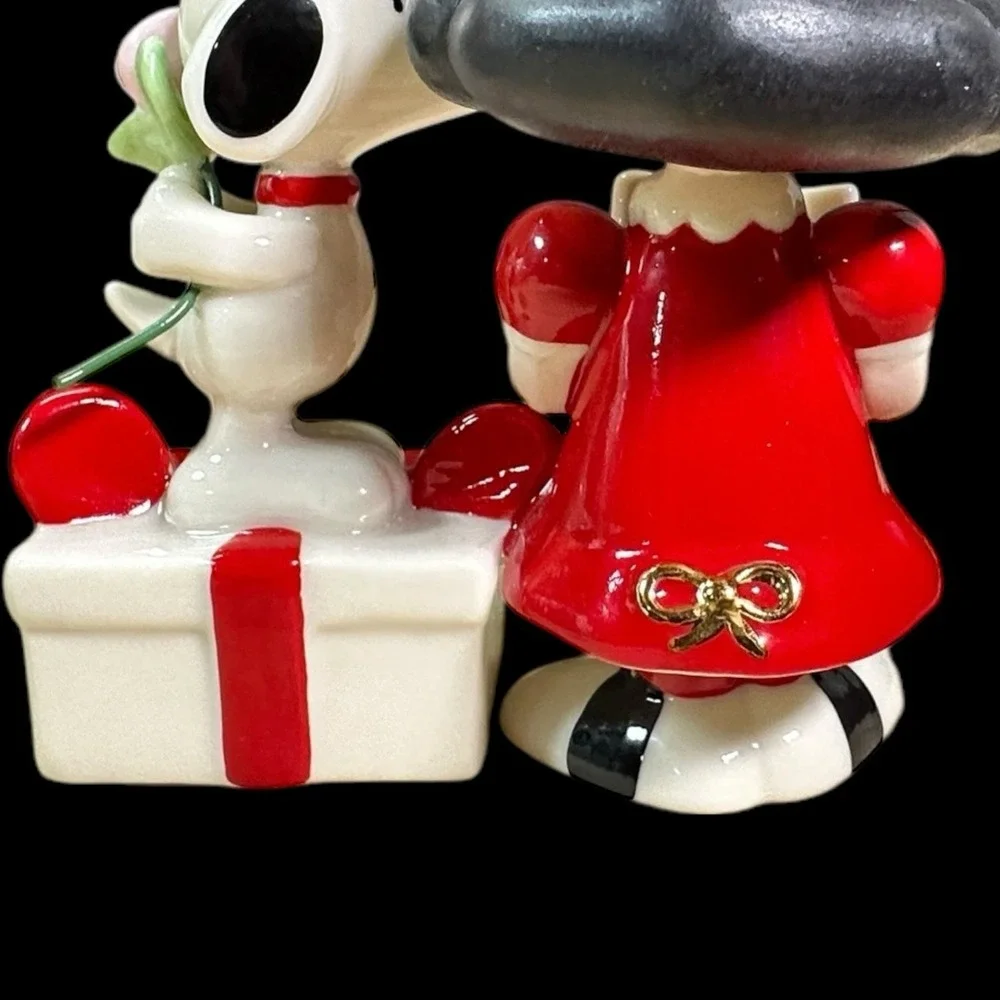 Lenox Snoopy & Lucy Peanuts Figurine – Snoopy Steals a Kiss‎ Rare w/ CoA READ